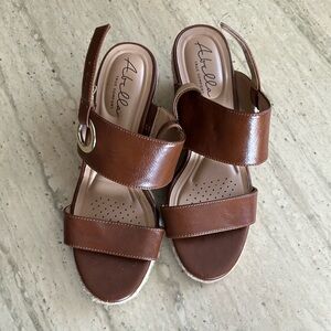 Zapatos para mujer con plataforma color café muy bonitos